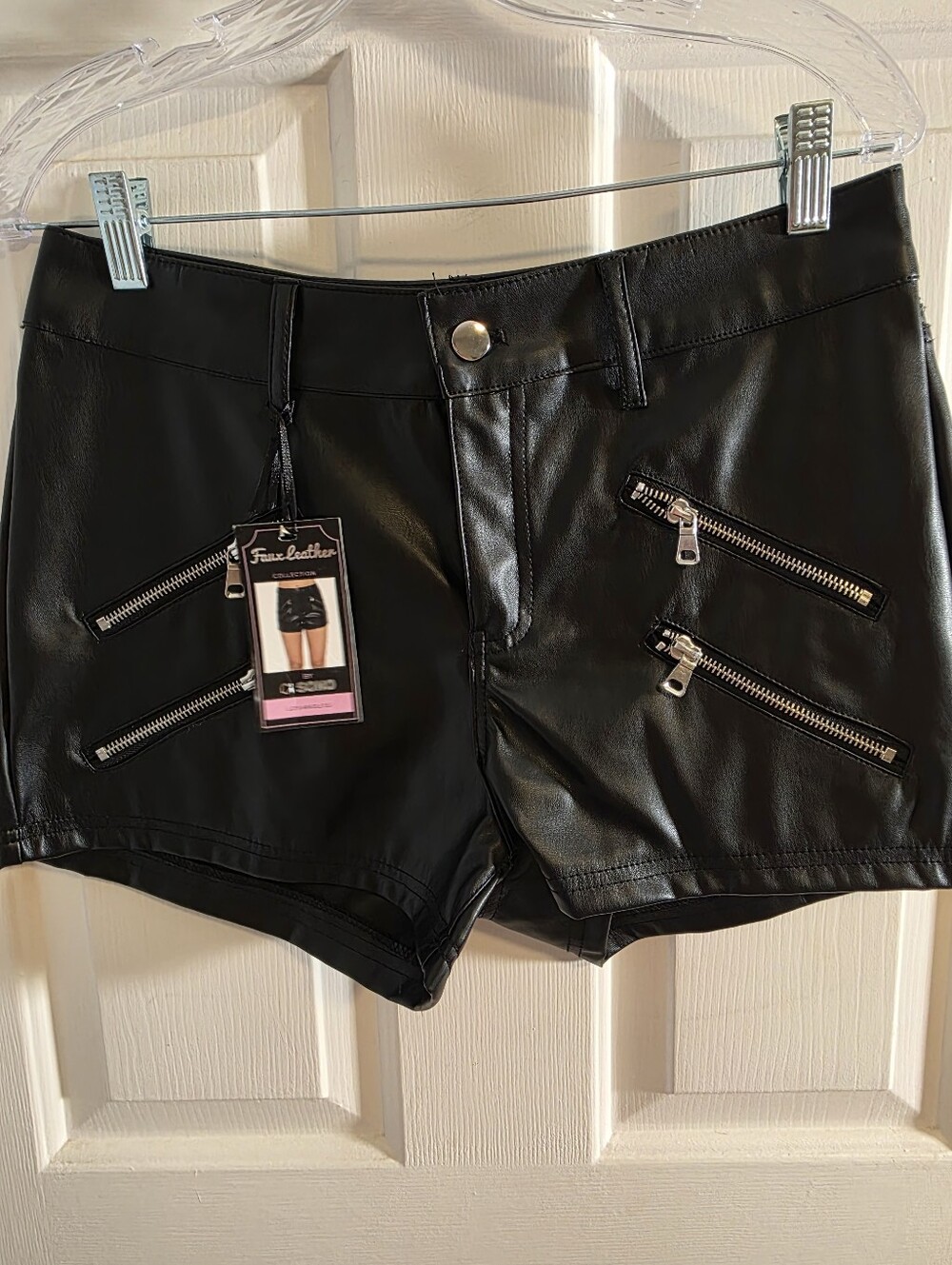 CI SONO Women’s Faux Leather Shorts Size Large NWT